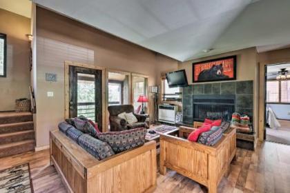 Spacious Rustic Condo with Deck Short Walk to Slopes - image 1