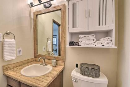 Modern Couples Condo with Loft and Wheeler Peak View! - image 2