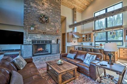 Luxury Ski-In and Out Getaway with Hot Tub and Views! - image 18