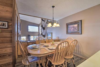 Charming Angel Fire Condo with Ski Slope Access - image 6