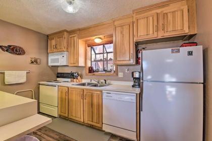 Charming Angel Fire Condo with Ski Slope Access - image 7