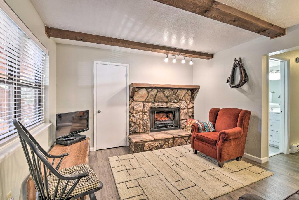 Rustic Angel Fire Condo Less Than 1 Mi to Ski Resort - image 4