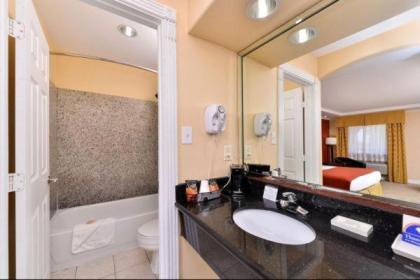 Americas Best Value Inn Angleton - image 10