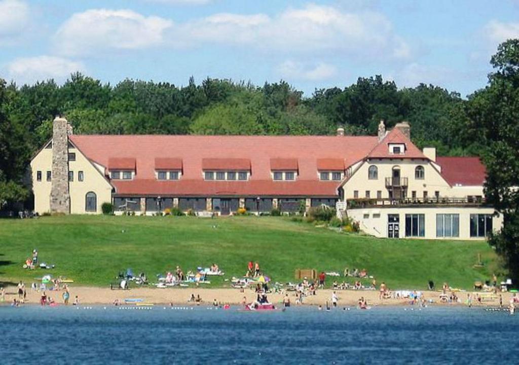 Potawatomi Inn & Cabins - main image