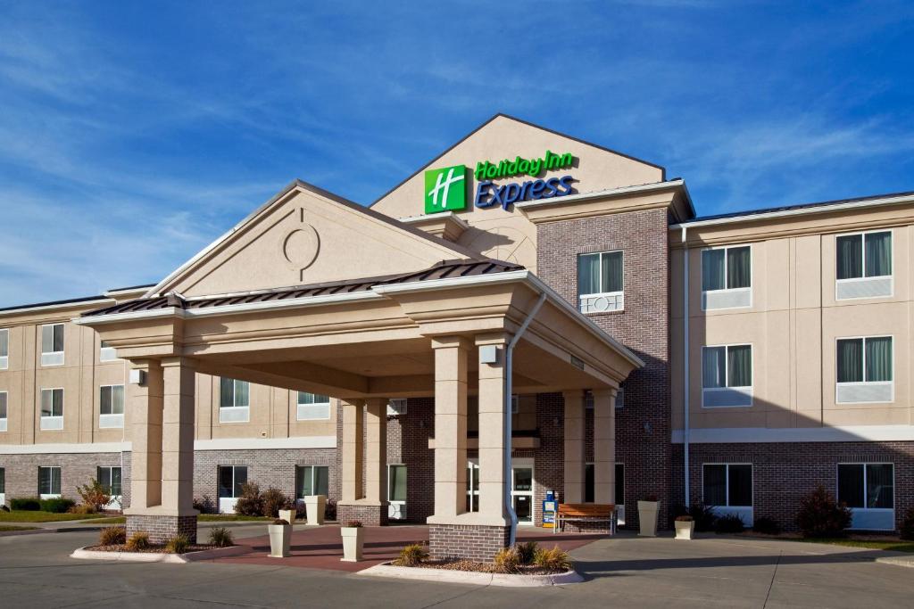 Holiday Inn Express Hotel & Suites Ankeny - Des Moines an IHG Hotel - main image