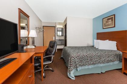 Days Inn by Wyndham Ankeny - Des Moines - image 3