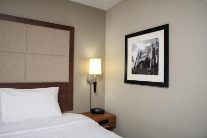 Hampton Inn Ann Arbor - North - image 14