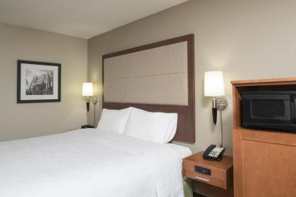 Hampton Inn Ann Arbor - North - image 17