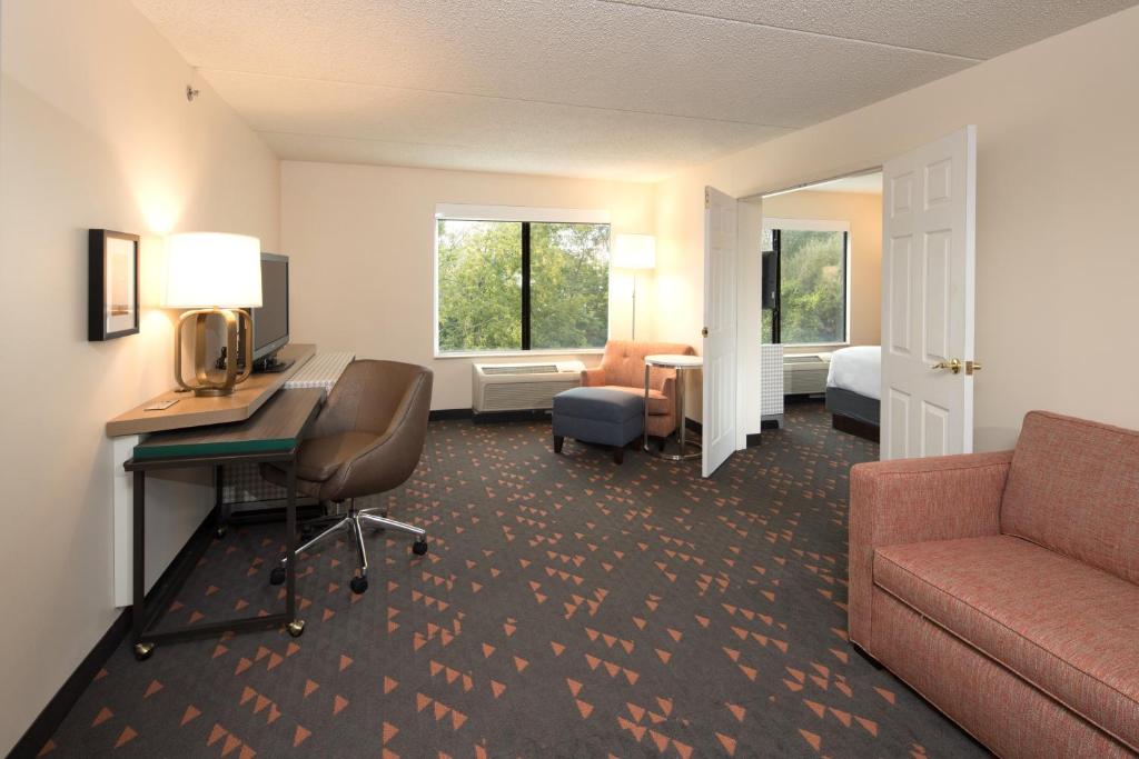 Holiday Inn Hotel & Suites Ann Arbor University of Michigan Area an IHG Hotel - image 6