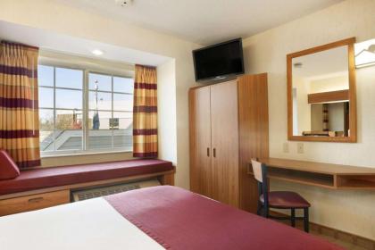 Microtel Inn & Suites by Wyndham Ann Arbor - image 2