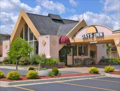 Days Inn by Wyndham Ann Arbor - image 2