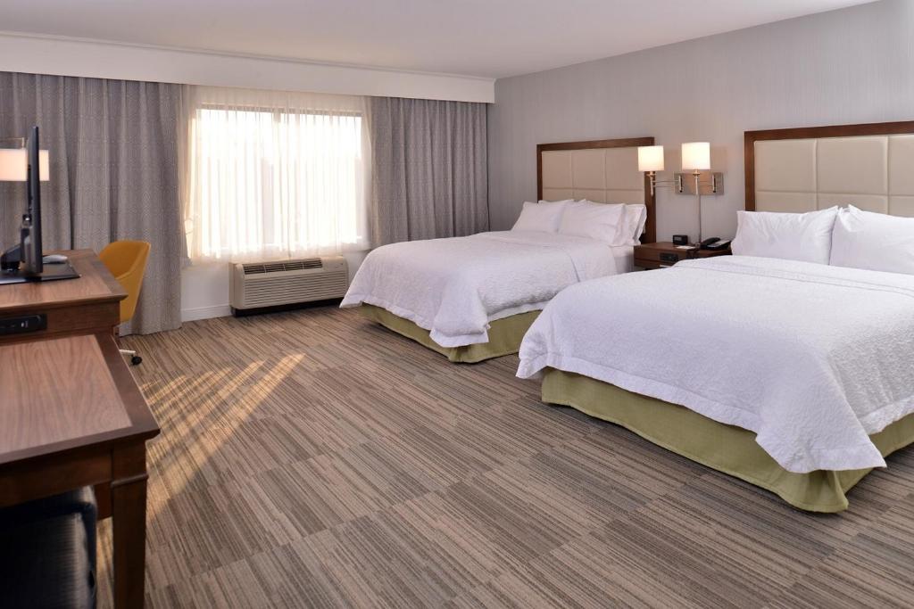 Hampton Inn & Suites Ann Arbor West - image 2