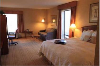 Hampton Inn Clinton - image 5