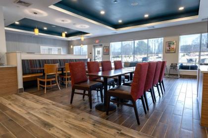 TownePlace Suites by Marriott Clinton - image 4