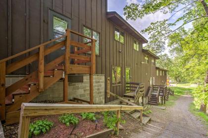 Clearwater Lake Getaway with Shared Pool and Boat Dock - image 7