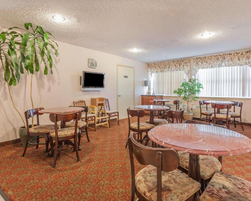 Comfort Inn Port Orchard - image 3