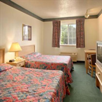 Regency Inn & Suites - image 3