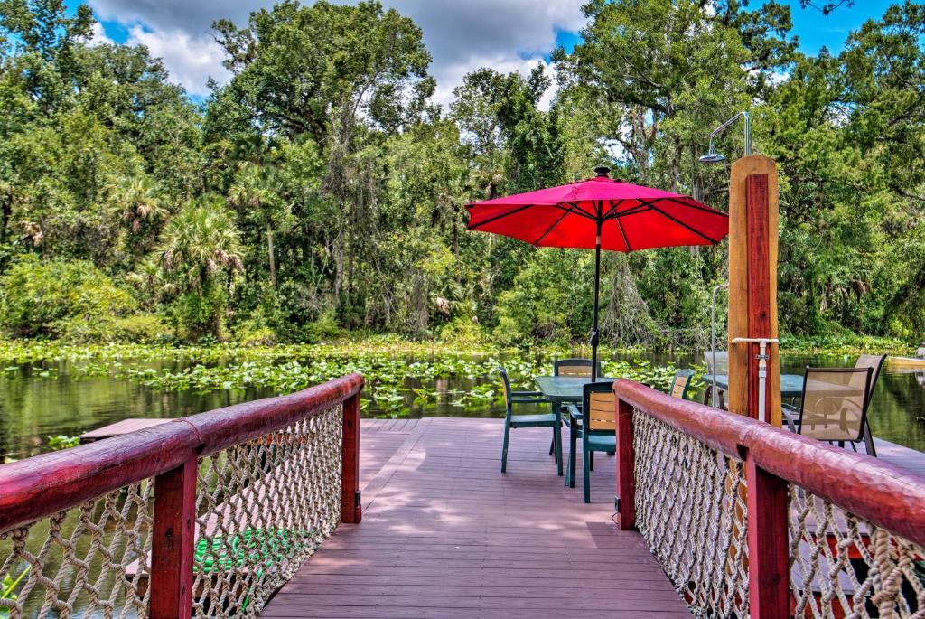 Riverfront Orlando Area Cabin in Wekiwa State Park - main image