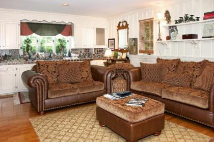 Longacre Bed And Breakfast - image 4