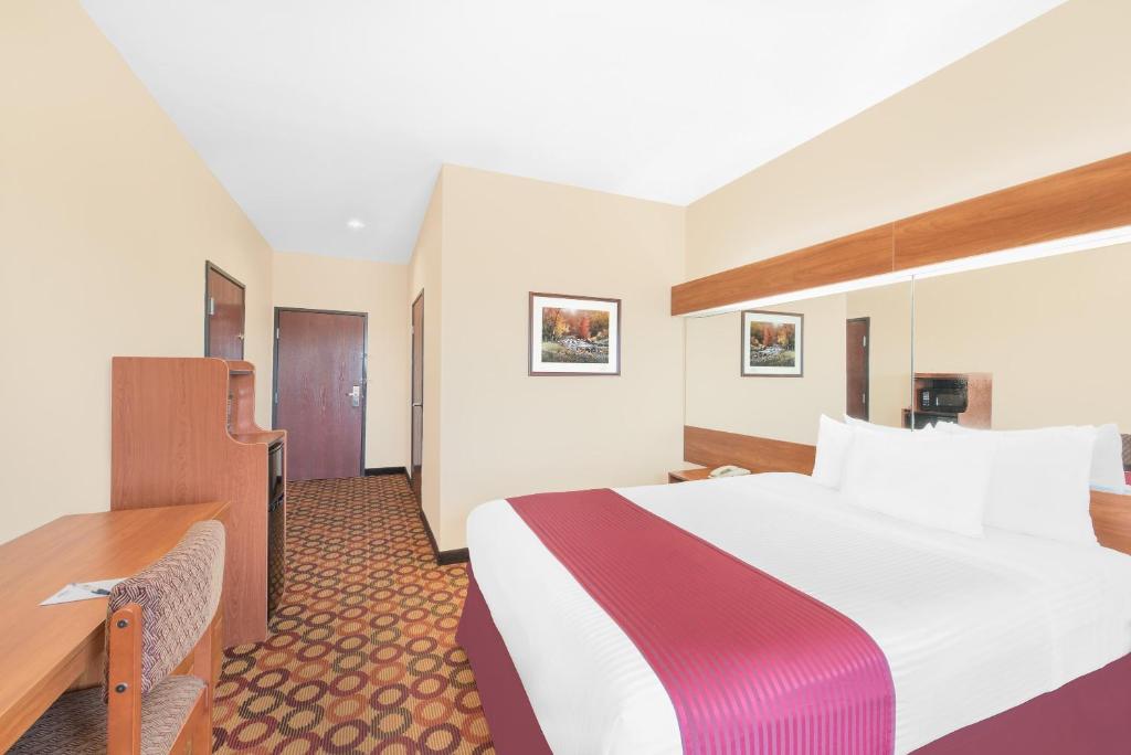 Microtel Inn & Suites by Wyndham Corpus Christi/Aransas Pass - image 5