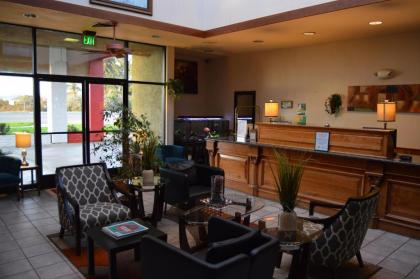 Ramada by Wyndham Arcata - image 3