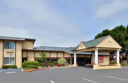 Red Roof Inn Arcata - image 13