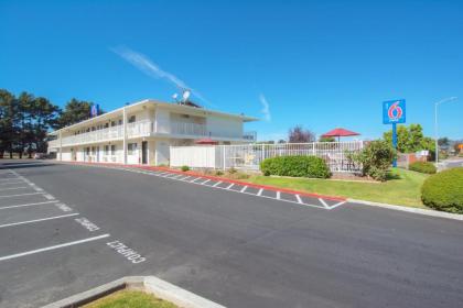 Motel 6-Arcata CA - Humboldt University - image 10