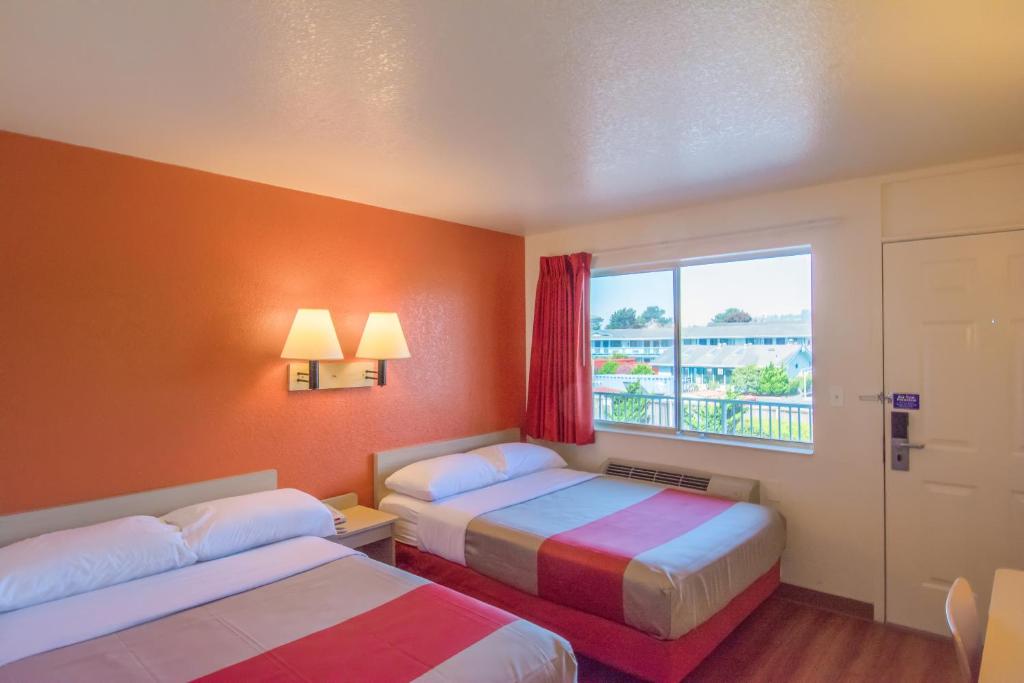 Motel 6-Arcata CA - Humboldt University - image 2