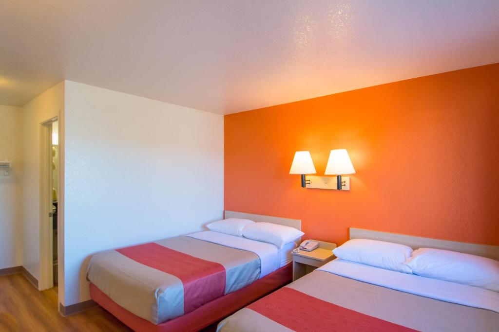 Motel 6-Arcata CA - Humboldt University - image 3