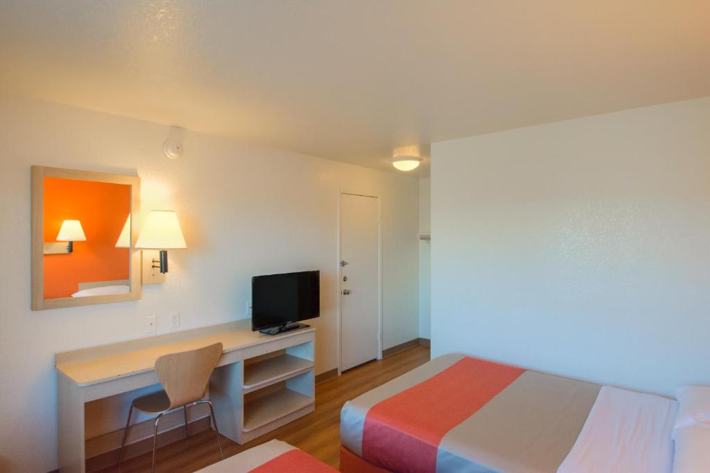 Motel 6-Arcata CA - Humboldt University - image 5