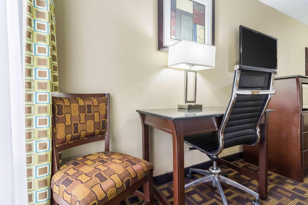 Quality Inn and Suites - Arden Hills - image 2