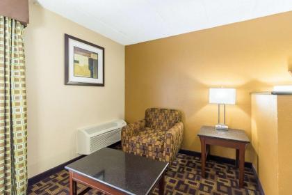 Quality Inn and Suites - Arden Hills - image 9