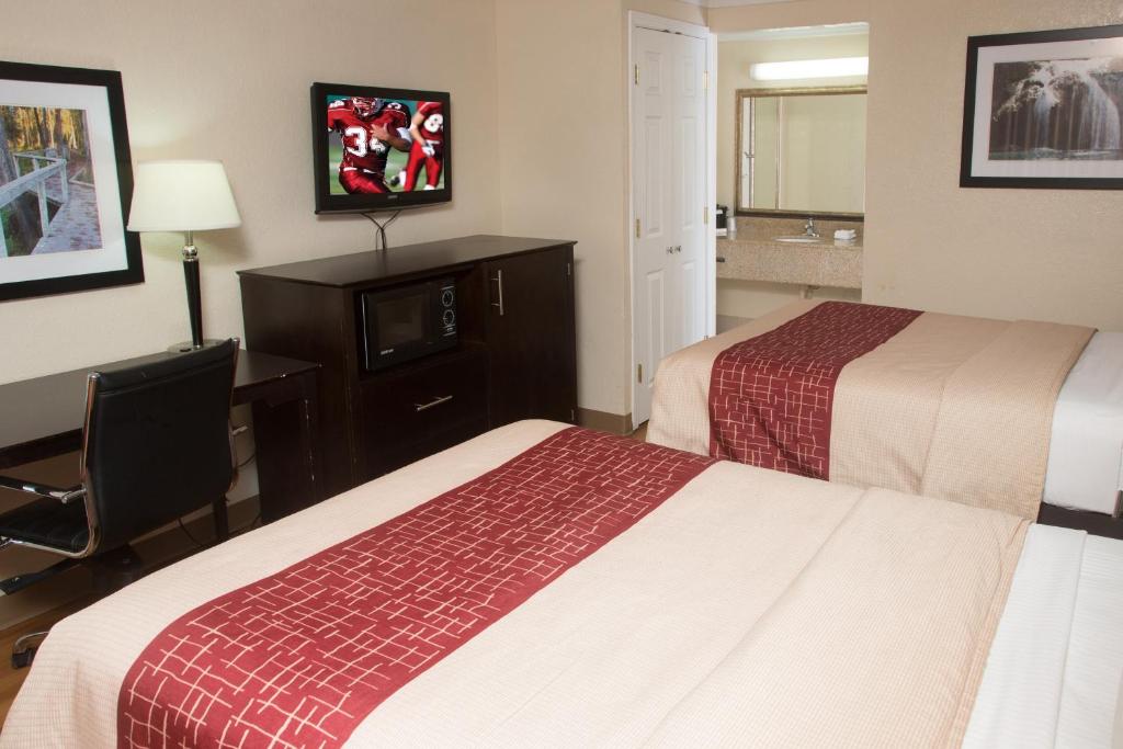 Red Roof Inn Ardmore - image 3