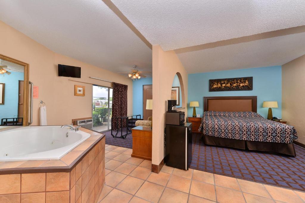 Economy Inn Ardmore - image 3