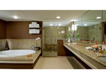 DoubleTree by Hilton Chicago - Arlington Heights - image 13