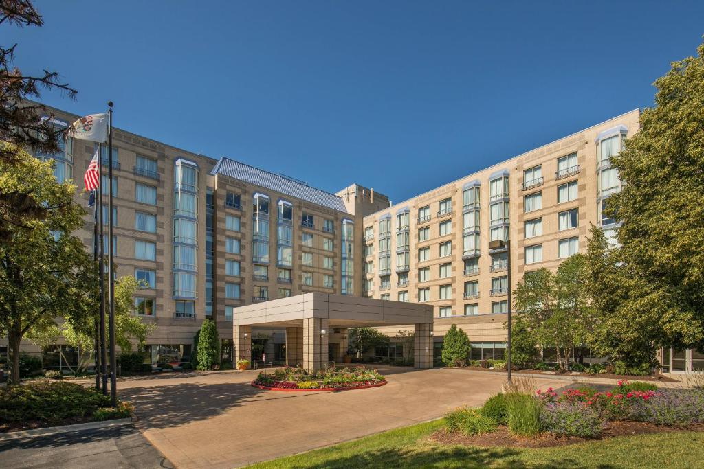 Sheraton Suites Chicago Elk Grove - main image