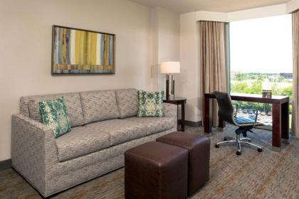 Sheraton Suites Chicago Elk Grove - image 17