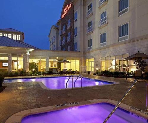 Hilton Garden Inn Dallas Arlington - image 2