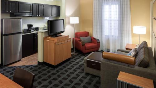 TownePlace Suites Dallas Arlington North - image 2