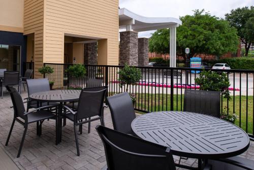 Fairfield Inn Arlington Near Six Flags - image 4