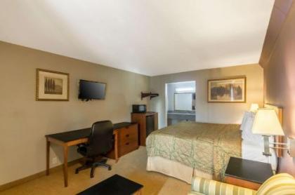 Rodeway Inn Arlington - image 4