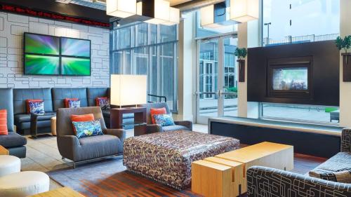 Aloft Dallas Arlington Entertainment District - image 5