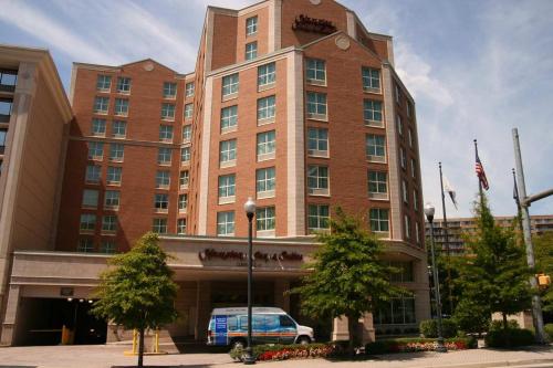 Hampton Inn & Suites Reagan National Airport - Crystal City - main image