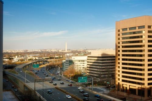 Embassy Suites Crystal City - National Airport - image 3