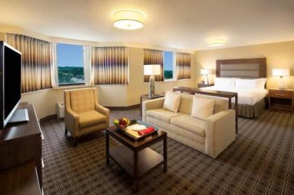 Hilton Crystal City at Washington Reagan National Airport - image 2