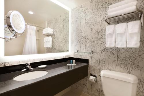 Crowne Plaza Crystal City-Washington D.C. an IHG Hotel - image 2