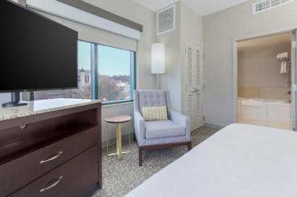 Hilton Garden Inn Shirlington - image 4