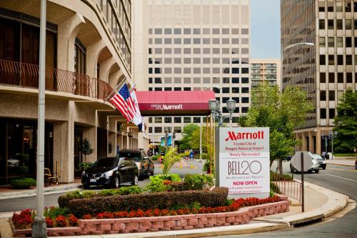 Crystal City Marriott at Reagan National Airport - image 2