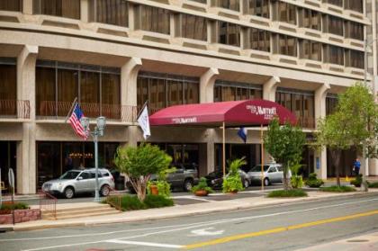 Crystal City Marriott at Reagan National Airport - image 3