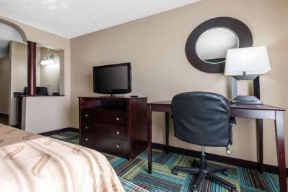 Quality Inn & Suites Arnold - image 3